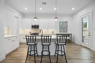 5021 Creekmont Drive, Houston, TX 77091 - Photo 4