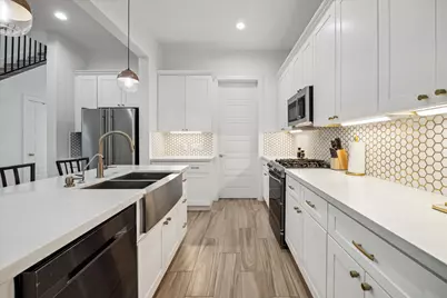 5021 Creekmont Drive, Houston, TX 77091 - Photo 6