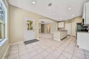 111 W Burberry Cir, Conroe, TX 77384 - Photo 10