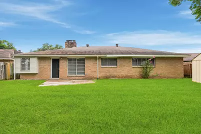11307 Whittingham Lane, Houston, TX 77099 - Photo 14