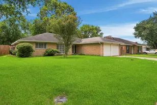11307 Whittingham Ln, Houston, TX 77099 - Photo 2