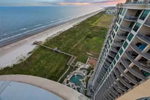 801 E Beach Dr, Galveston, TX 77550 - Photo 4