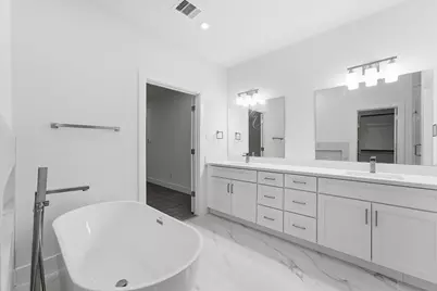 1422 W 34th 1/2 Street, Houston, TX 77018 - Photo 12