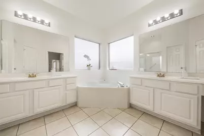 9211 Memorial Hills Drive, Spring, TX 77379 - Photo 10