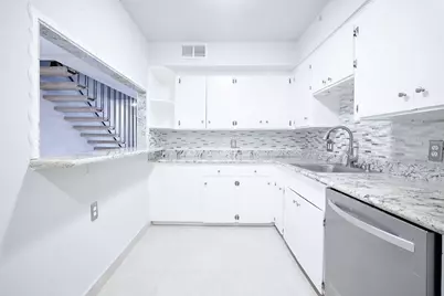 2503 McCue Road #6, Houston, TX 77056 - Photo 8