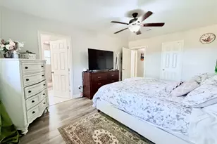 7146 Bayou Forest Dr, Houston, TX 77088 - Photo 18