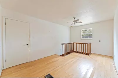 222 E Southland Avenue, Alvin, TX 77511 - Photo 20