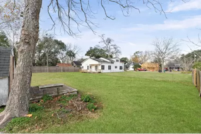 222 E Southland Avenue, Alvin, TX 77511 - Photo 28