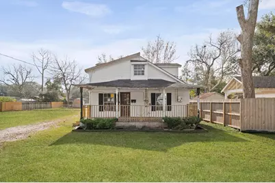 222 E Southland Avenue, Alvin, TX 77511 - Photo 1
