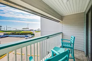 6102 Seawall Blvd, Galveston, TX 77551 - Photo 4