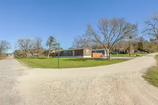 3133 Henderson Rd, Navasota, TX 77868 - Photo 4