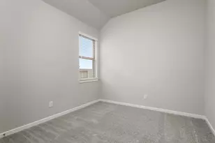 2423 Seneca Lk Dr, Texas City, TX 77568 - Photo 10