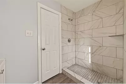 6058 Glenhurst Drive, Houston, TX 77033 - Photo 14