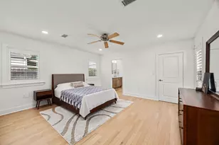 945 Dorothy St, Houston, TX 77008 - Photo 26