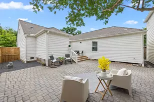 945 Dorothy St, Houston, TX 77008 - Photo 16