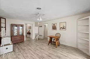 11518 Mullins Dr, Houston, TX 77035 - Photo 18