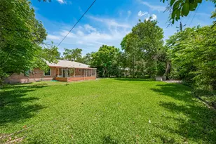 12206 Ashcroft Dr, Houston, TX 77035 - Photo 36