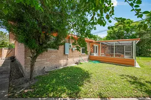 12206 Ashcroft Dr, Houston, TX 77035 - Photo 34