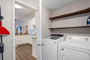 427 W 1st St, Freeport, TX 77541 - Photo 16