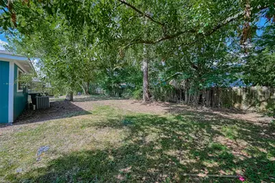 8623 Valley Forest Drive, Houston, TX 77078 - Photo 34