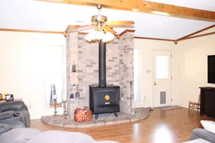 503 Magnolia Dr, Jefferson, TX 75657 - Photo 6