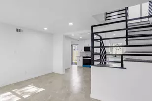 2410 E Bayshore Dr, Dickinson, TX 77539 - Photo 8