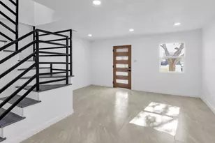 2410 E Bayshore Dr, Dickinson, TX 77539 - Photo 6