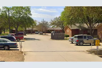 606 E Kennedy Ave, Sabinal, TX 78881 - Photo 6