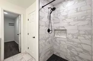 9922 Glenkirk Dr, Houston, TX 77089 - Photo 12