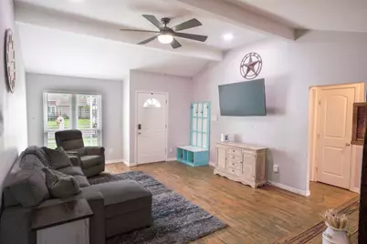 10 Wagon Lane Loop, Angleton, TX 77515 - Photo 2