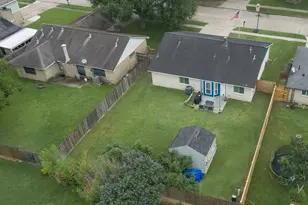 10 Wagon Ln Loop, Angleton, TX 77515 - Photo 18