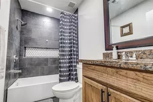 605 S Remington Dr, Angleton, TX 77515 - Photo 20