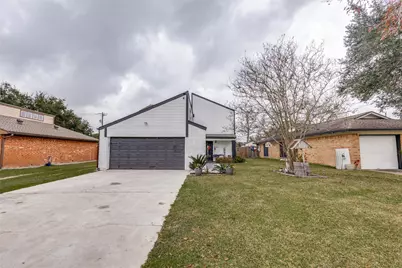 605 S Remington Drive, Angleton, TX 77515 - Photo 2