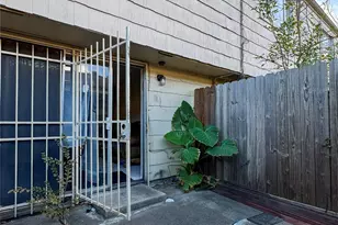 7910 Grove Ridge Dr, Houston, TX 77061 - Photo 16