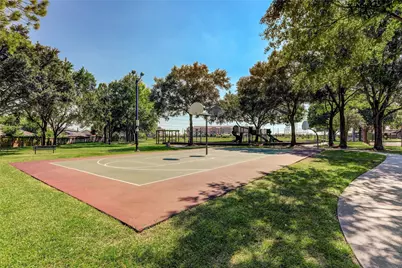 439 Reseda Drive, Houston, TX 77598 - Photo 18