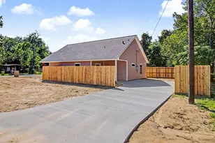 509 Milam St, Hearne, TX 77859 - Photo 14