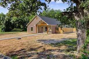 509 Milam St, Hearne, TX 77859 - Photo 2