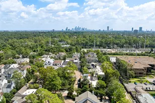 10 S Briar Hollow Ln, Houston, TX 77027 - Photo 32