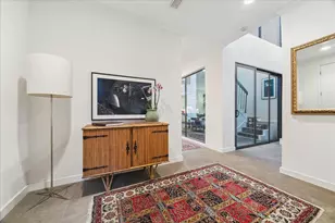 10 S Briar Hollow Ln, Houston, TX 77027 - Photo 2