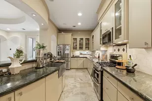 4057 Breakwood Dr, Houston, TX 77025 - Photo 8