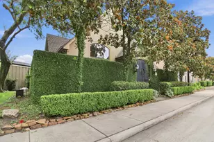4057 Breakwood Dr, Houston, TX 77025 - Photo 2