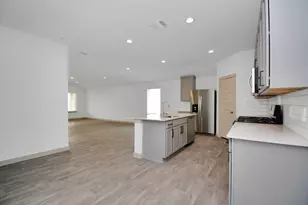 14515 Rain Tree Dr, Baytown, TX 77523 - Photo 10