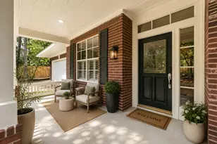 11 Alden Glen Ct, The Woodlands, TX 77382 - Photo 4