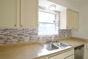 6219 Darlinghurst Dr, Houston, TX 77085 - Photo 10