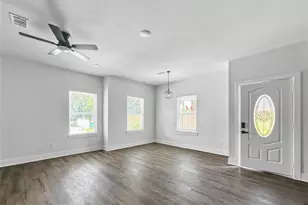 6010 Bobby Burns St, Houston, TX 77028 - Photo 10