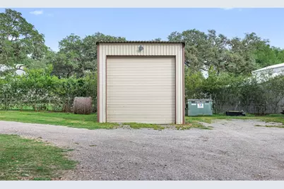 1013 Park Prairie Road, Fayetteville, TX 78940 - Photo 20