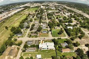 2511 Jones St, Houston, TX 77026 - Photo 8