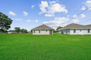 1444 25th St, Hempstead, TX 77445 - Photo 18