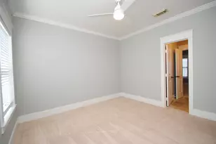 1030 W 16th St, Houston, TX 77008 - Photo 14