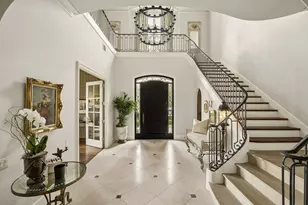 33 E Broad Oaks Dr, Houston, TX 77056 - Photo 2